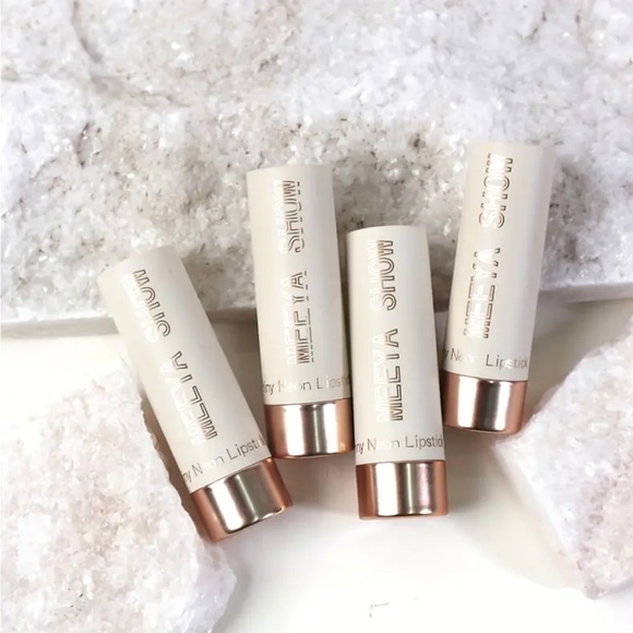 Peach Rose Gold Pearlescent Lipstick - Picture 3 of 4